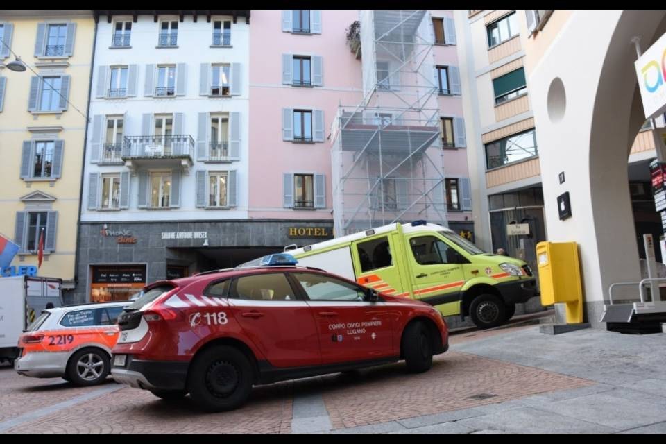 Fumo in uno stabile in Piazza Cioccaro