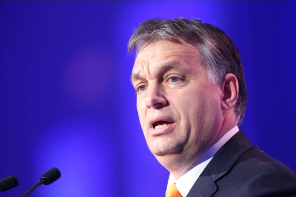 Il Parlamento UE condanna Orban