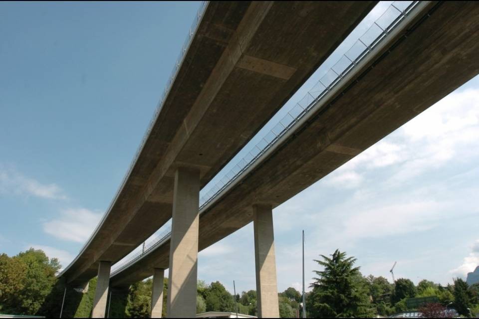 A2, rottura di un giunto sul viadotto Fornaci