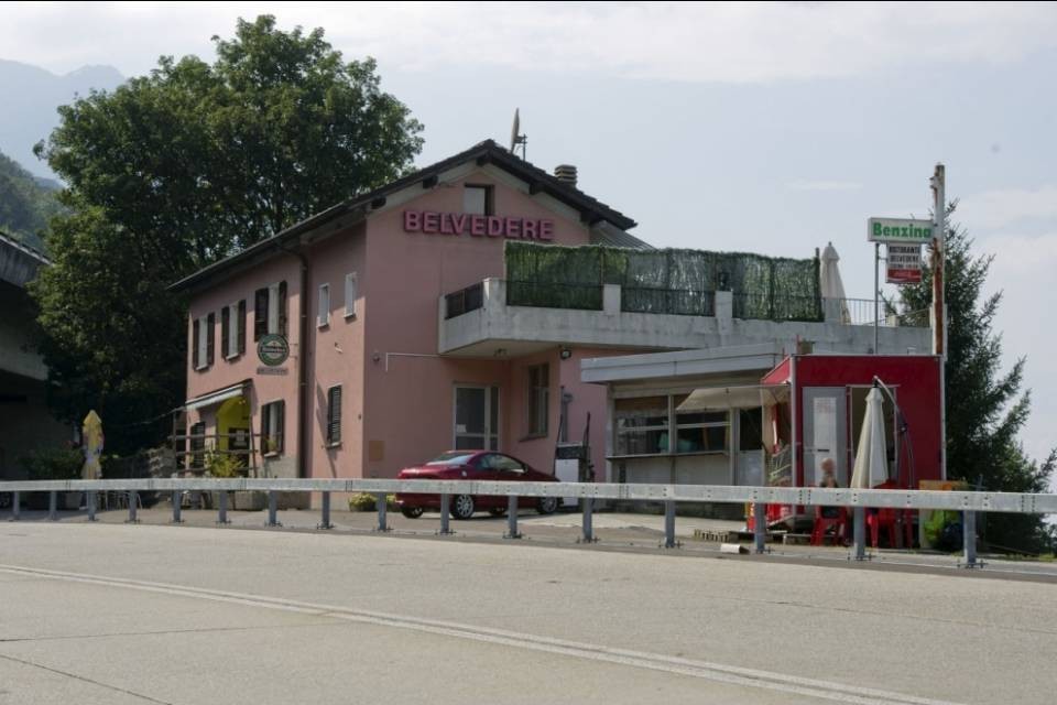 Il "re dei night" e il rinnovato bar