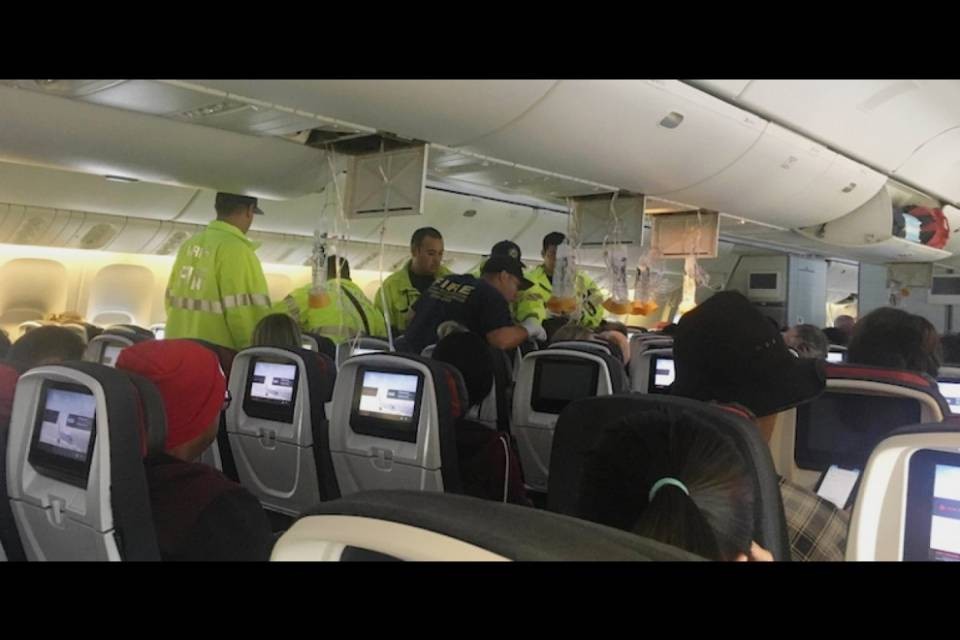 Che turbolenze: 35 feriti su volo diretto a Sydney