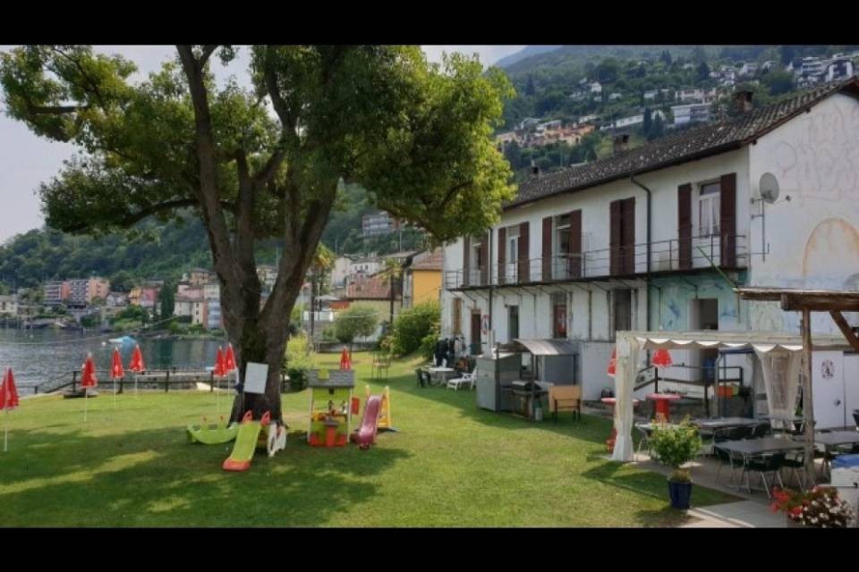 "Le interpellanze di Ferrari ritardano i lavori al lido di Gerra"