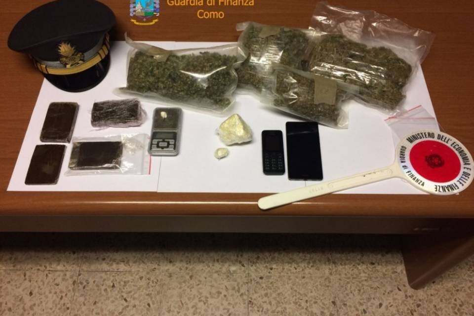 Spacciatore arrestato al confine