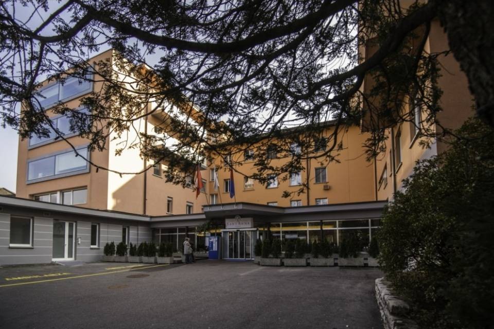 Sant'Anna, "Rey per ora non opera più"