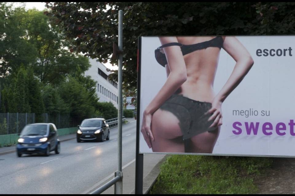 "Bellinzona rinunci ai cartelloni pubblicitari"