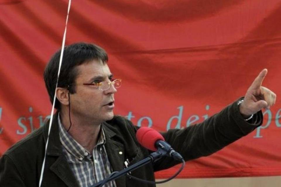 "Basta tagli al servizio pubblico e sgravi fiscali"