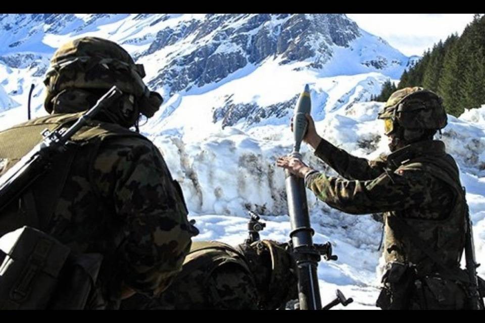 Quattro persone ferite in esercitazione di tiro militare