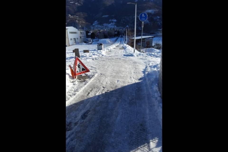 Ghiaccio, persistono i disagi a Bellinzona