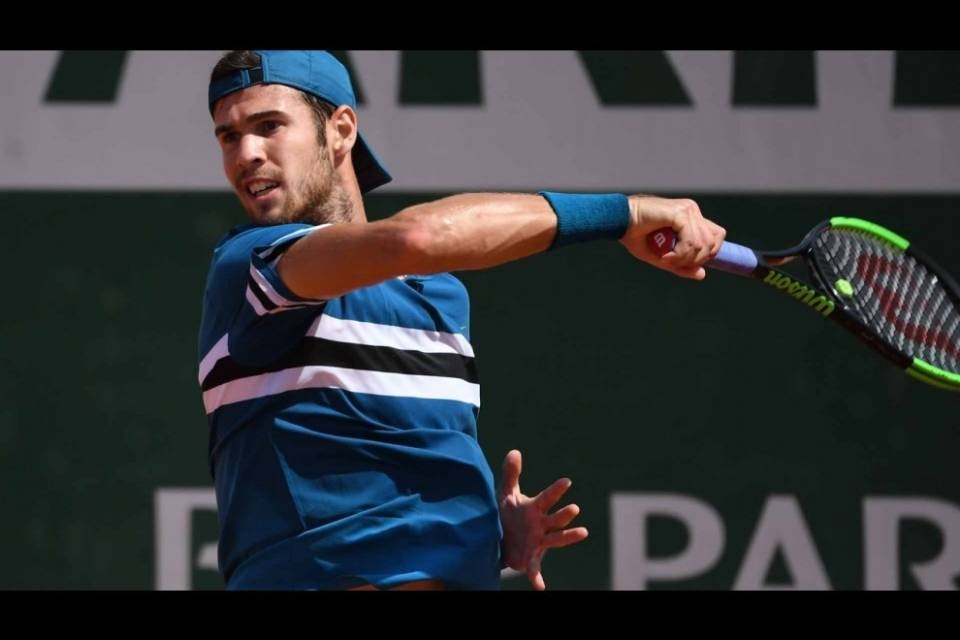 Parigi, il primo finalista è Khachanov