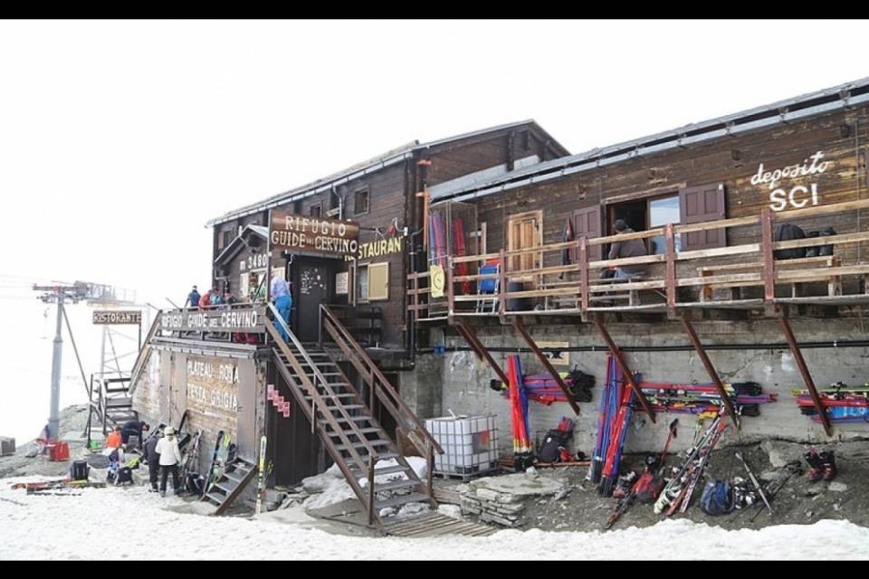 Il rifugio italiano è 'migrato' in Svizzera