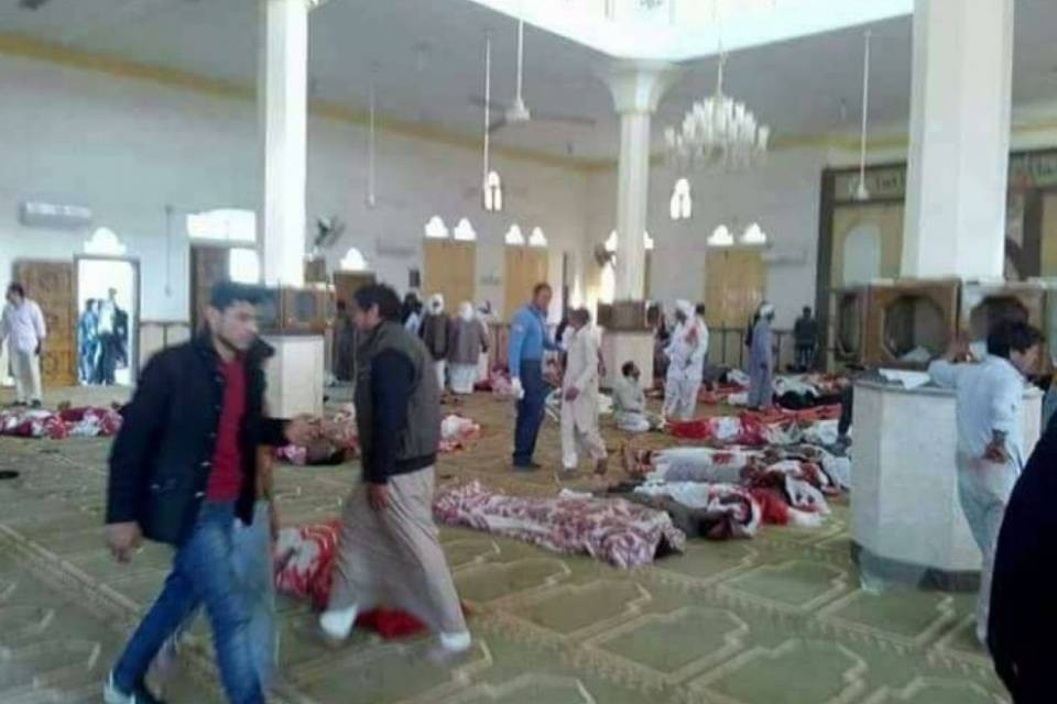 Attentato in moschea nel Sinai, 235 morti