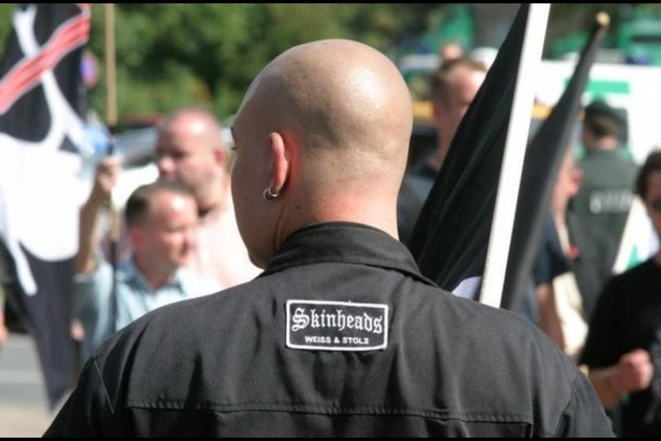 Insultò un ebreo ortodosso, pena ridotta per neonazi
