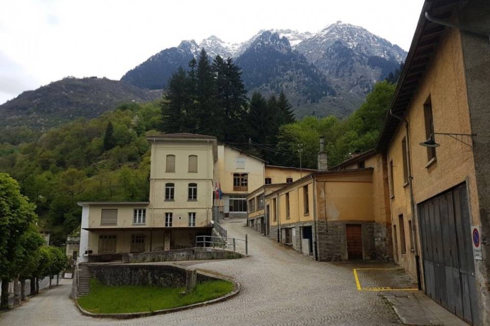 "Mancano 50mila franchi da versare a dipendenti ed artisti"