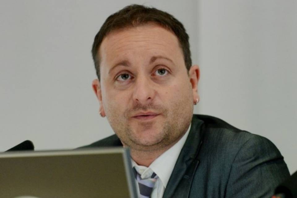 ACB, inizio col botto!