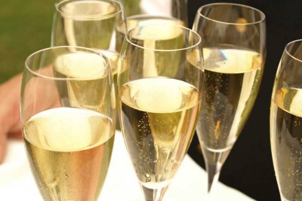 Gli inglesi contro il prosecco: "Rovina i denti"