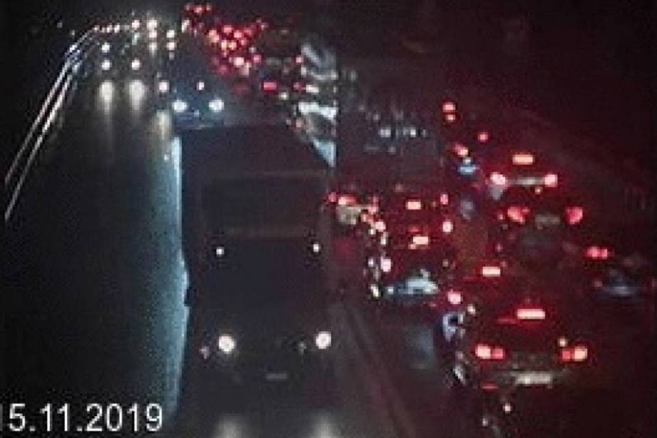 Traffico in tilt sulla A2, code in direzione nord e sud
