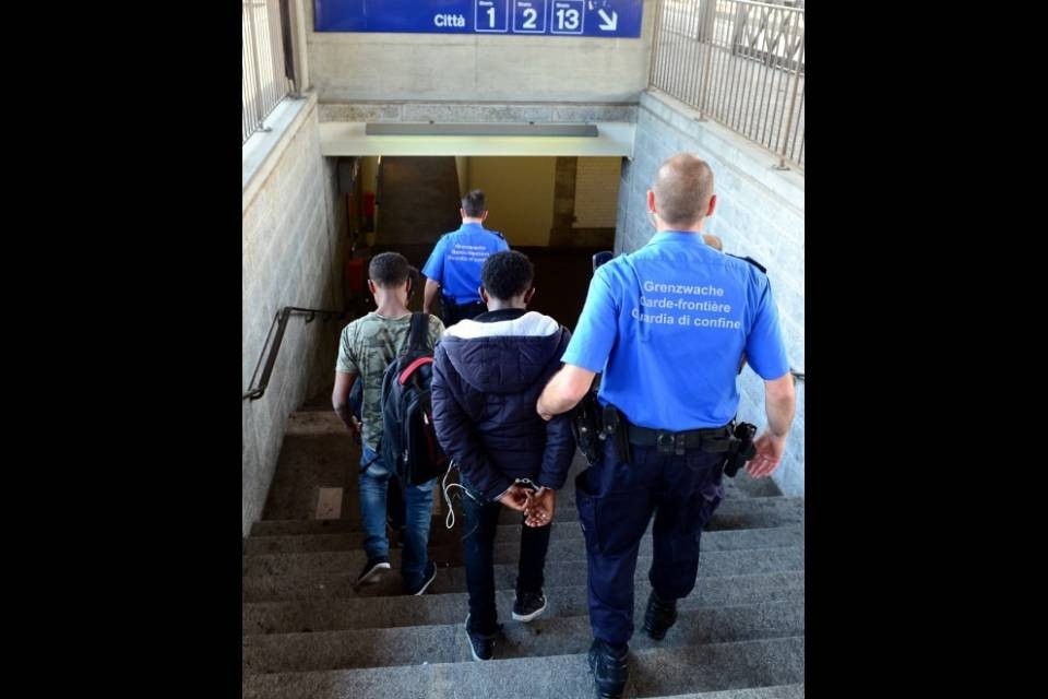 Amnesty critica la Svizzera e il Ticino