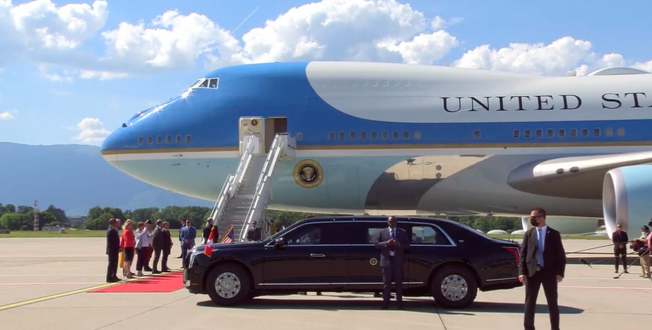 Air Force One. Screenshot Twitter