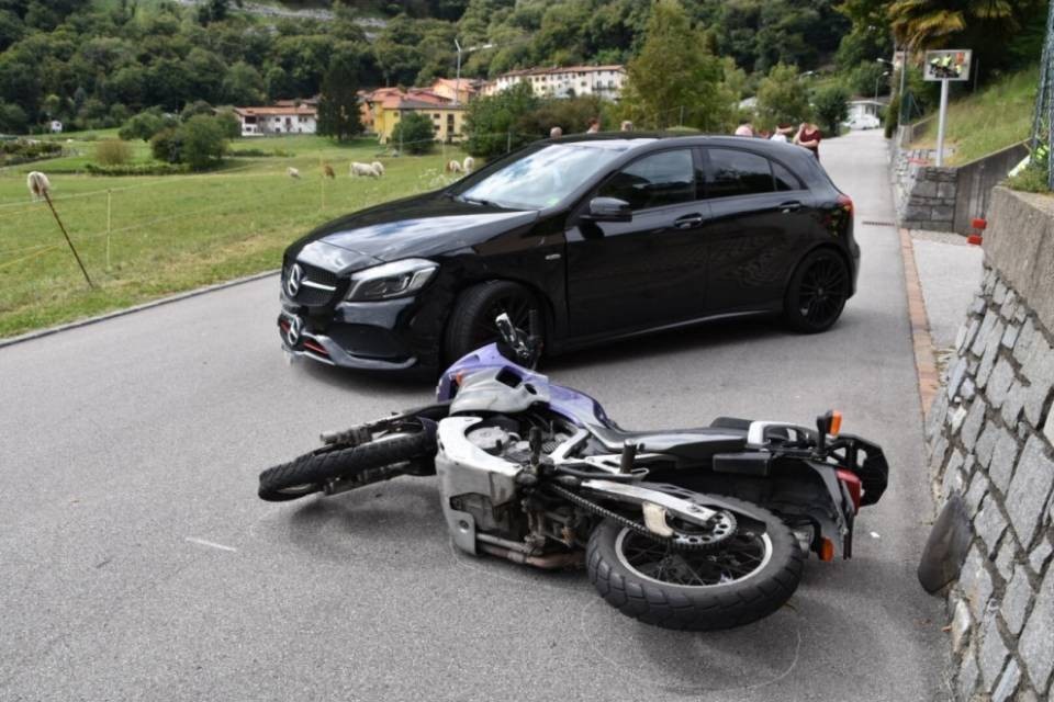 Scontro auto-moto a Sigirino