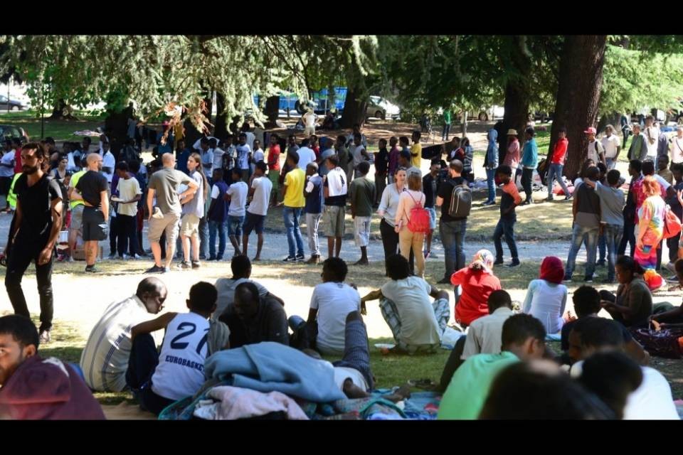 Aiuta 6 migranti a entrare in Svizzera, profugo arrestato
