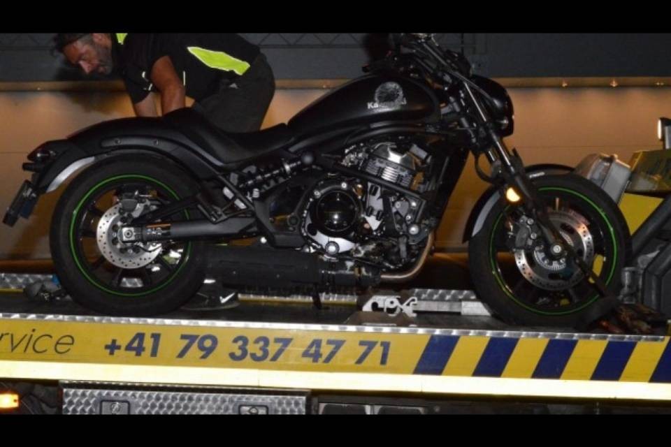 Scontro auto-moto a Contone: ferito il centauro