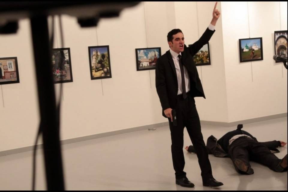 Turchia, ucciso l'ambasciatore russo