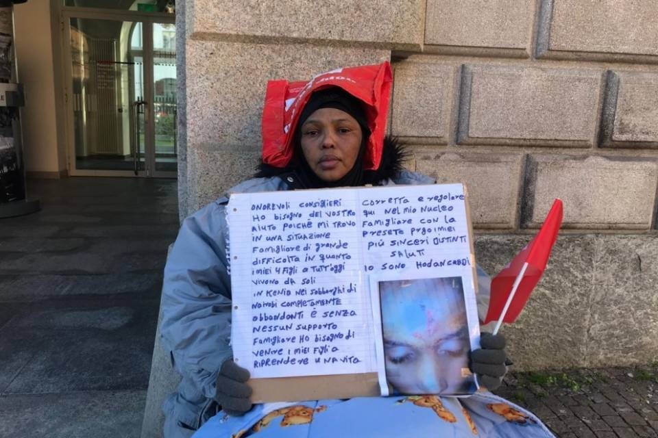 Chiede aiuto a Palazzo: “I miei figli abbandonati in Kenia”