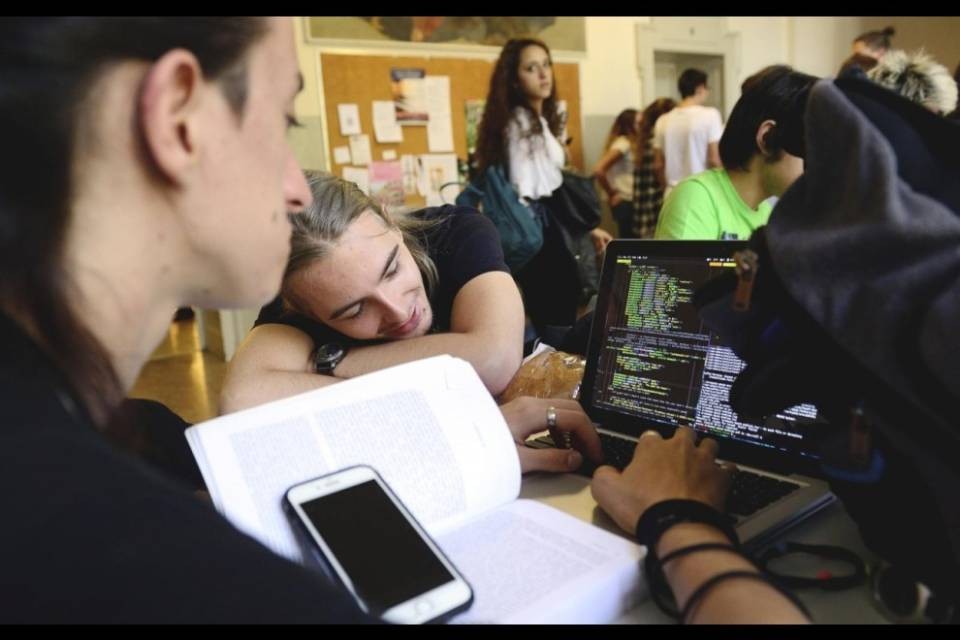 "Stop allo smantellamento degli aiuti allo studio"