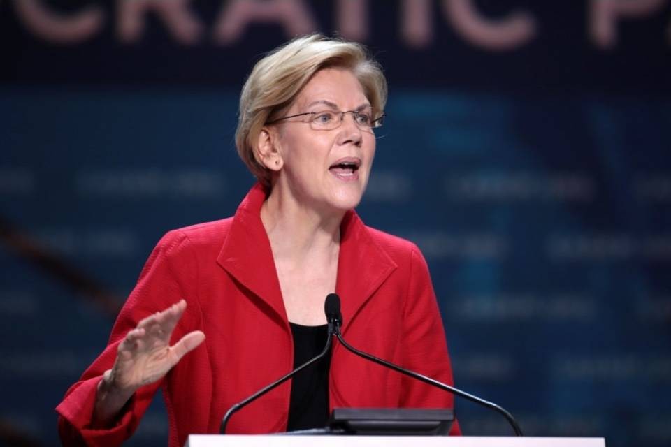 Uno schiaffo a Biden, Obama apre a Elizabeth Warren