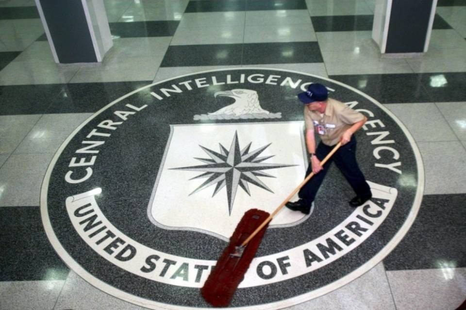 Wikileaks: "pubblicati migliaia di documenti della CIA"