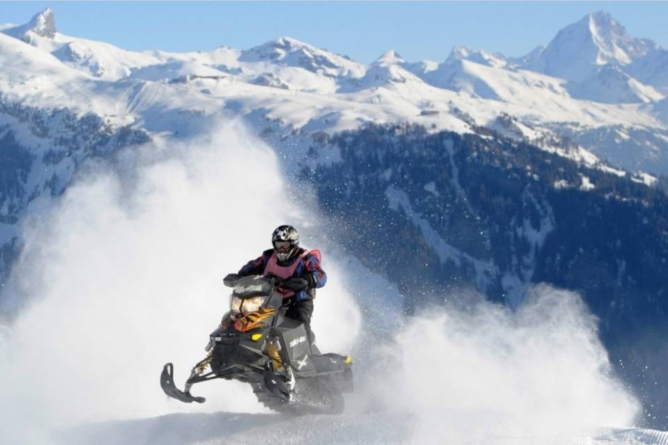 "Pure gli elicotteri contro le motoslitte?"