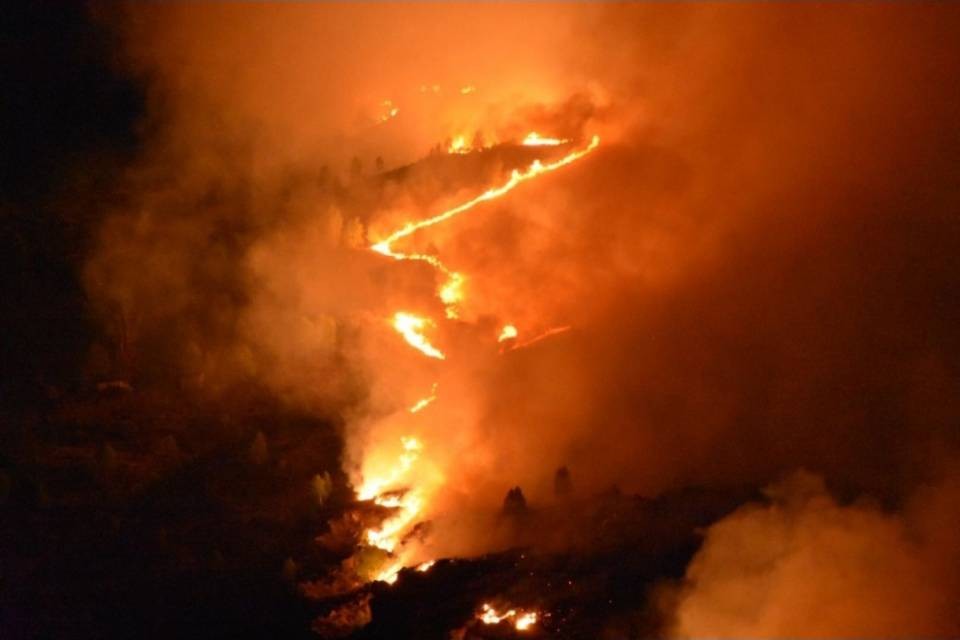 L'incendio non è ancora domo