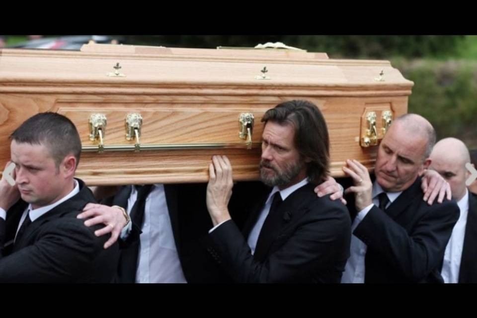 Jim Carrey al funerale di Cathriona
