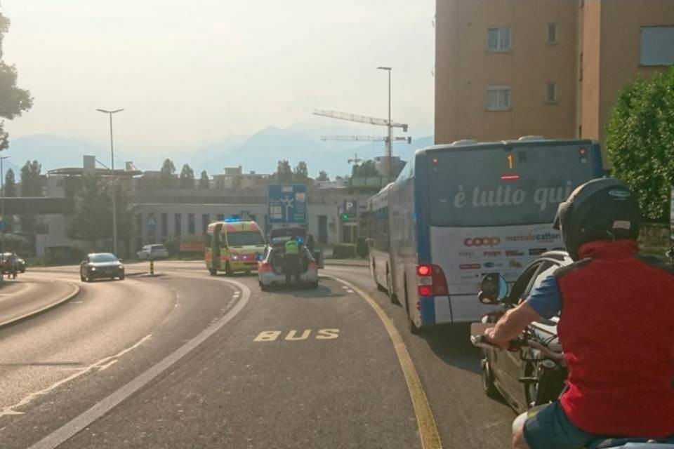 Locarno, giovane investito mentre andava in skateboard