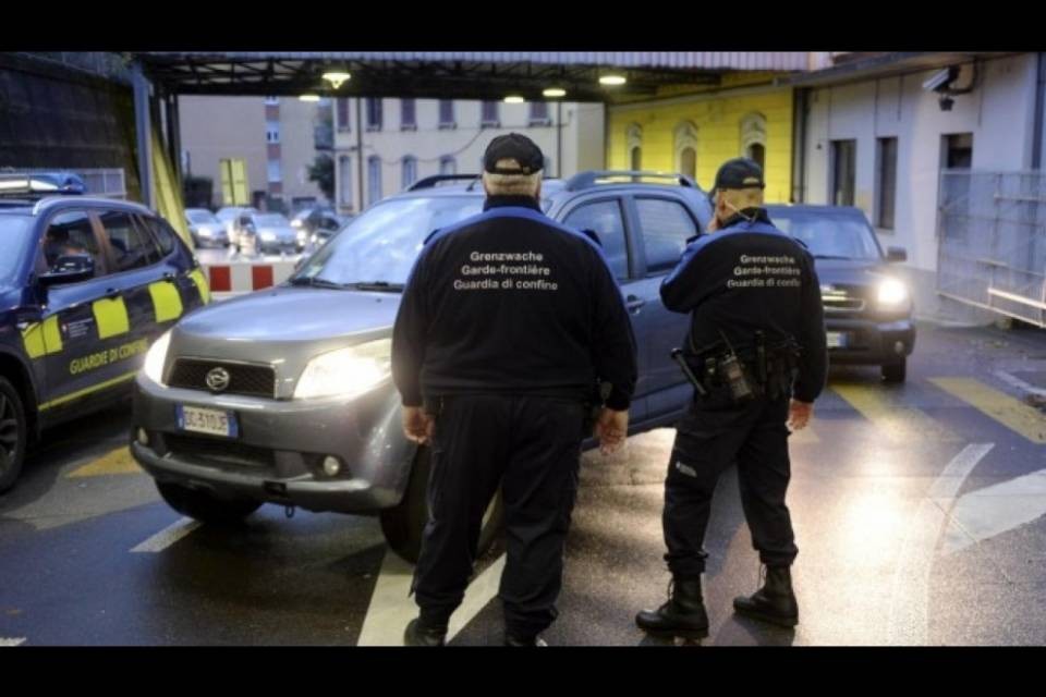 "Servono più agenti al confine: no ai tagli"