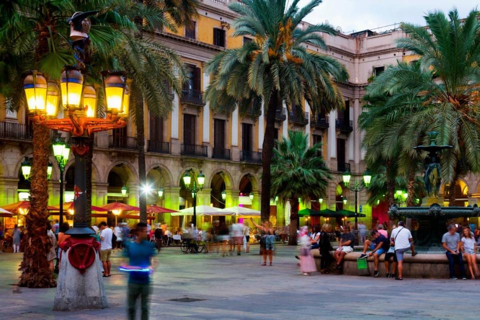 Placa Reial a Barcelona. Foto Shutterstock