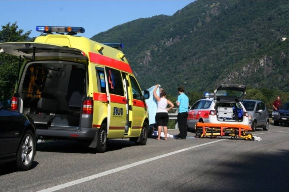 Ciclista annega nel Lago Maggiore