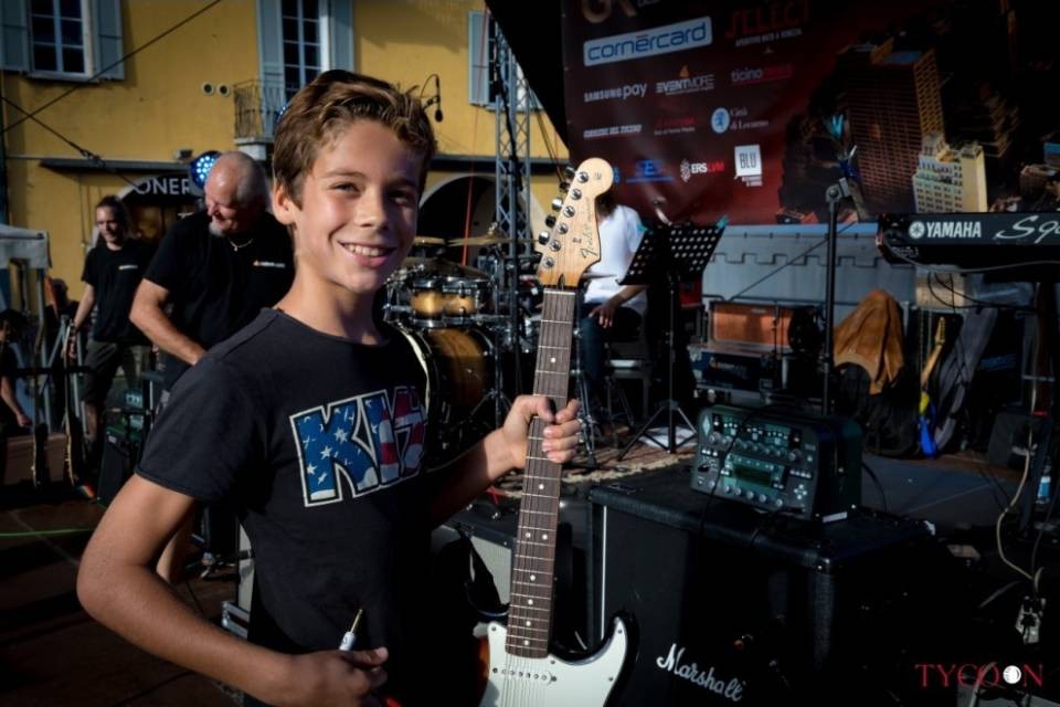 Dai giovani alle rockstar: tutte le foto di City of Guitars!