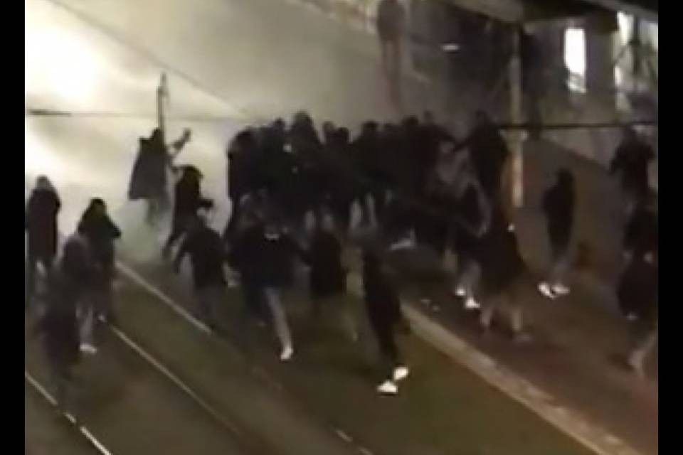 Napoli-Zurigo, trovate armi sui bus dei tifosi svizzeri