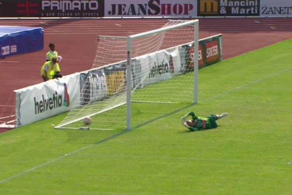 Bellinzona sfortunato, Xamax a fatica salvato da un palo