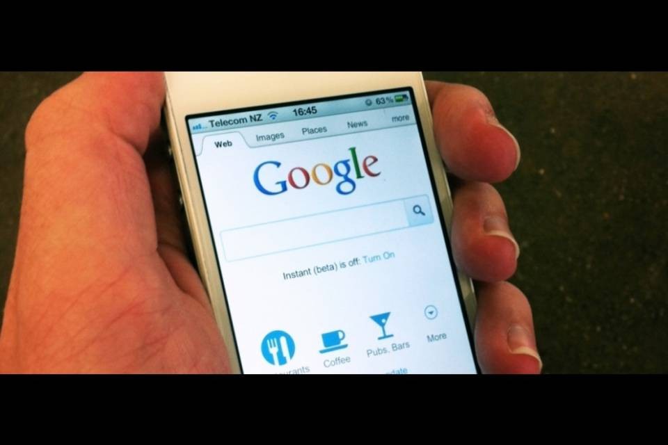 Google, 1 miliardo per stare sull'iPhone