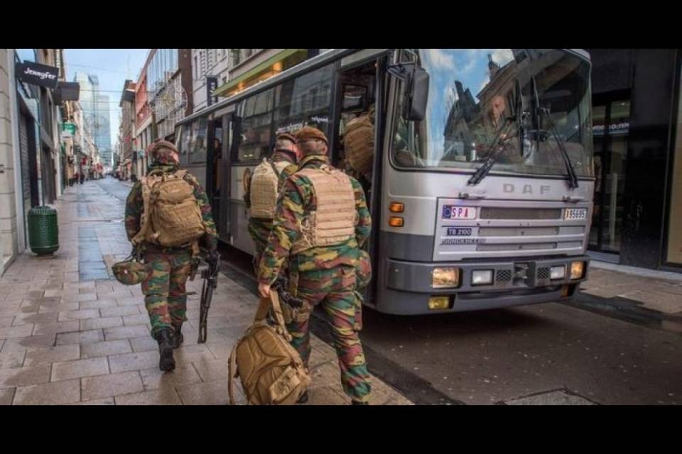 Belgio: 16 arresti ma non Salah