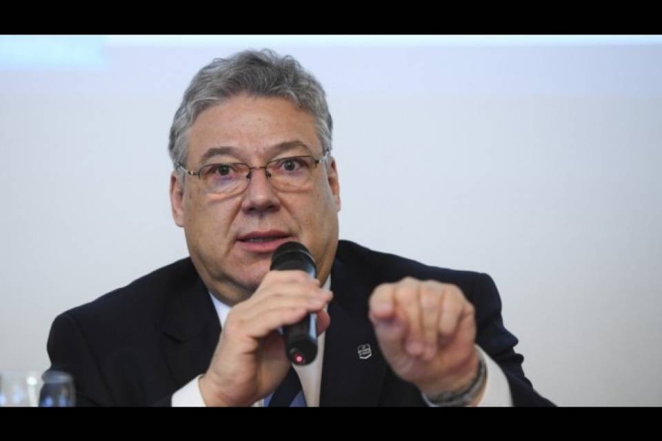“Con il lavoro ridotto dovremmo riuscire a superare la crisi”