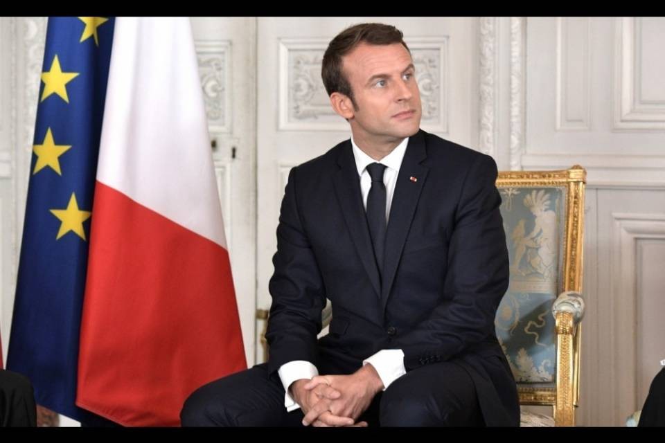 La popolarità di Macron precipita al 25%