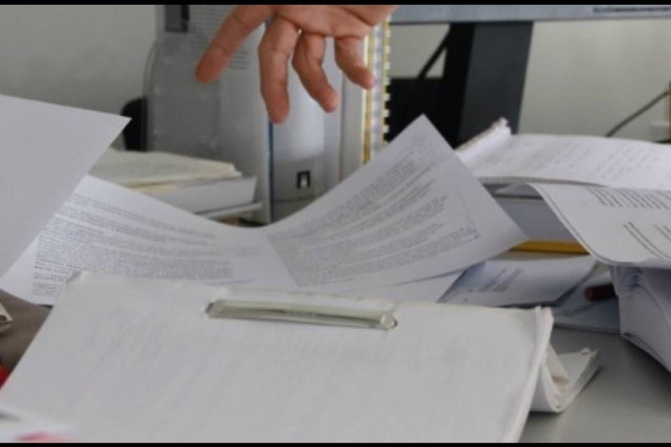 Cercasi addetto alle vendite, "Preferibilmente frontaliere al primo impiego"