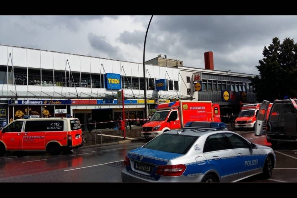 Amburgo: uccide una persona armato di machete