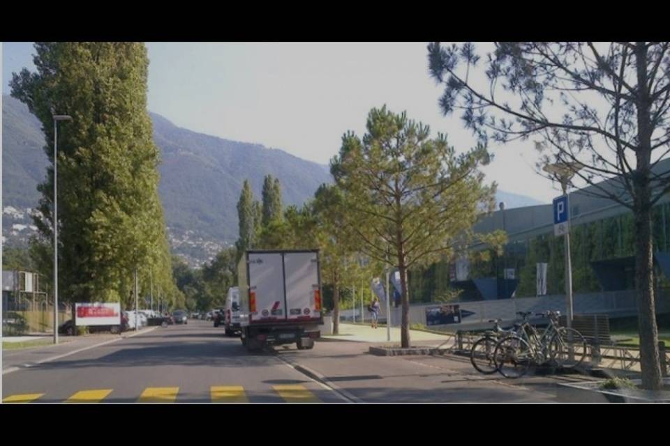 "I fornitori bloccano la pista ciclabile al Lido"