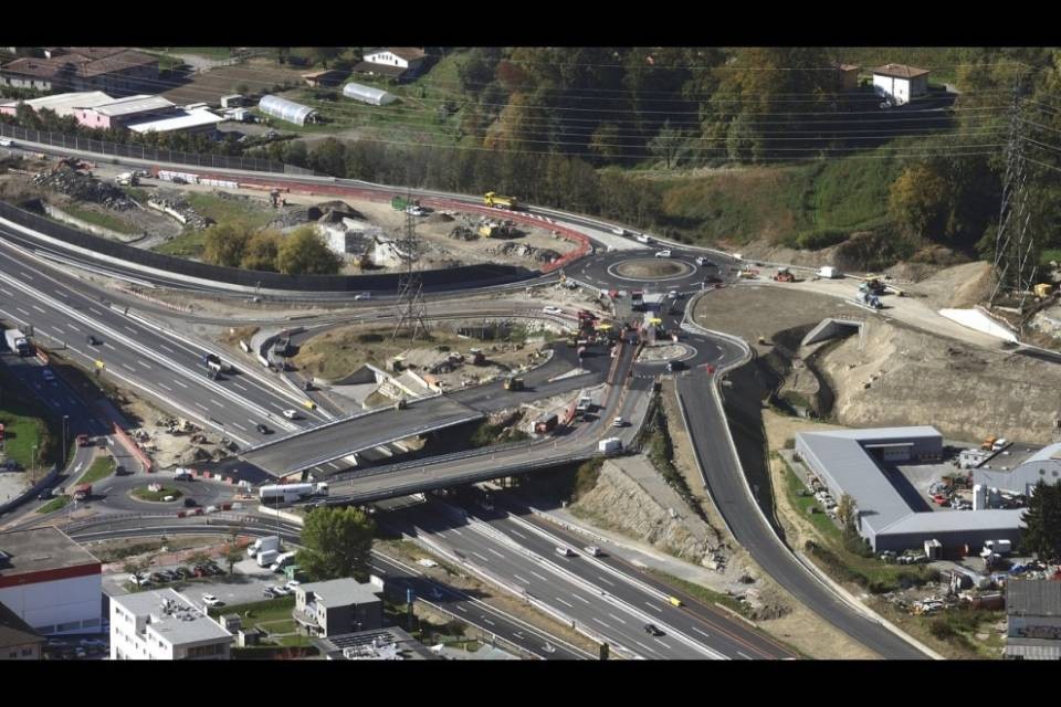 Apre lo svincolo di Mendrisio: "Svolta storica"