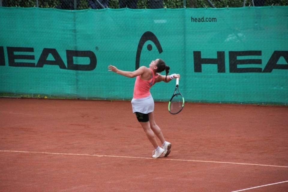 Tennis Chiasso: piove, ma avanza la Perrin