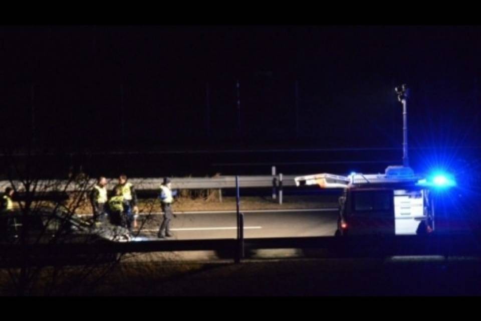 Morto sulla A2, l'auto non ha potuto evitarlo